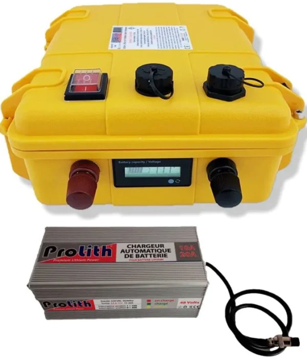 Valise Batterie Lithium 160Ah 12V + sortie régulée + chargeur offert